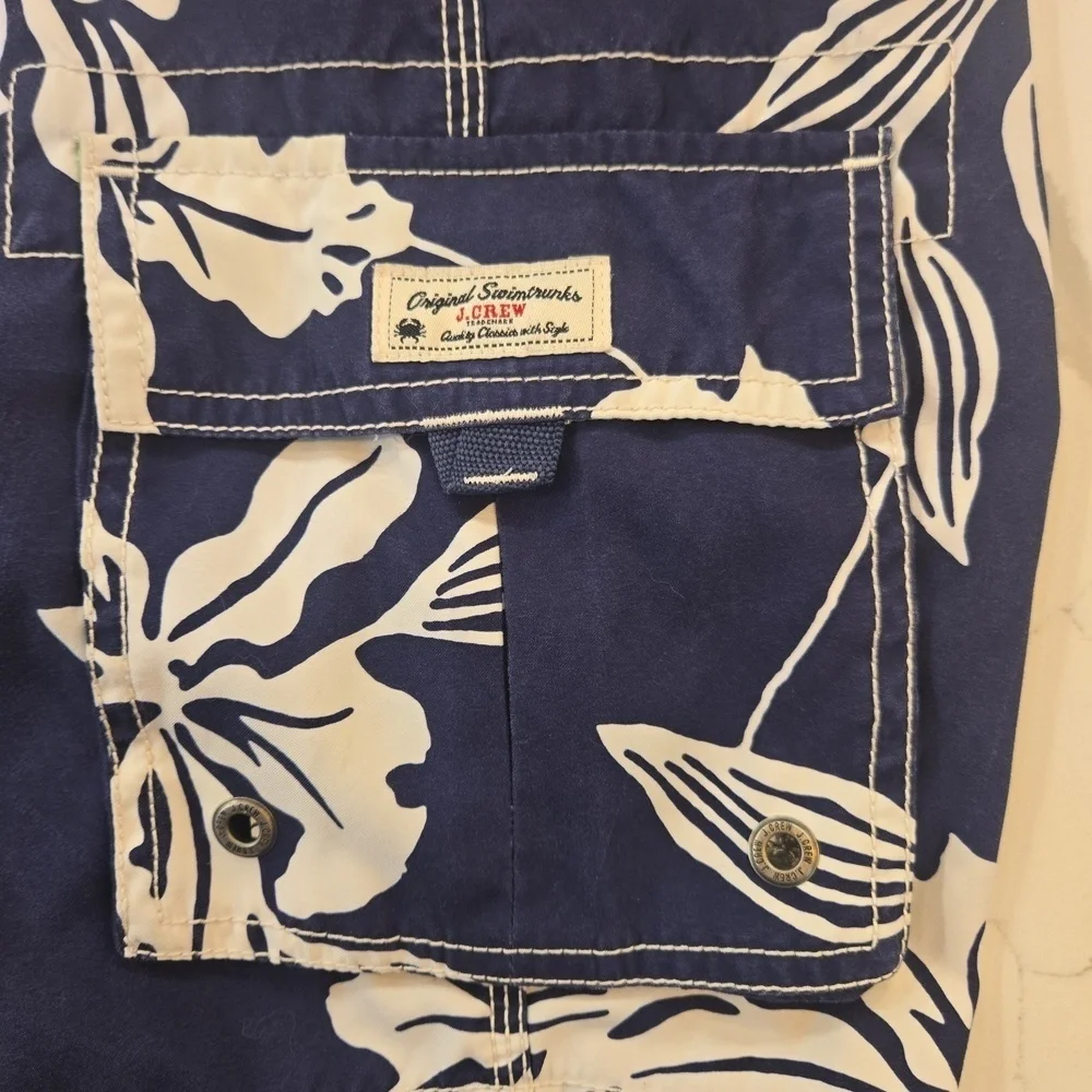 J. Crew Hawaiian Floral Board Shorts Navy White 9